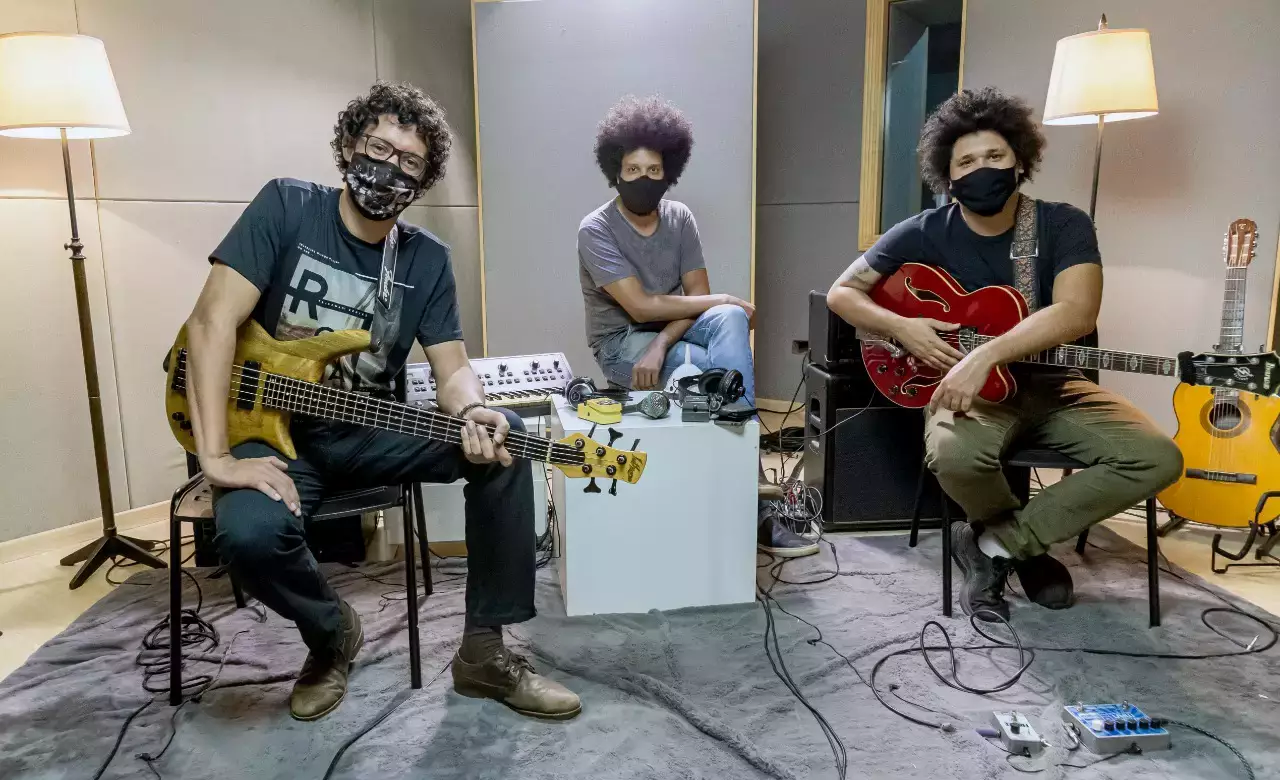 Em 6 dias, El Trio se reinventa e grava jazz como nos anos 50