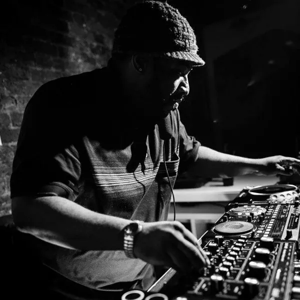 5 produtores de música eletrônica que flertam de maneira precisa com o jazz