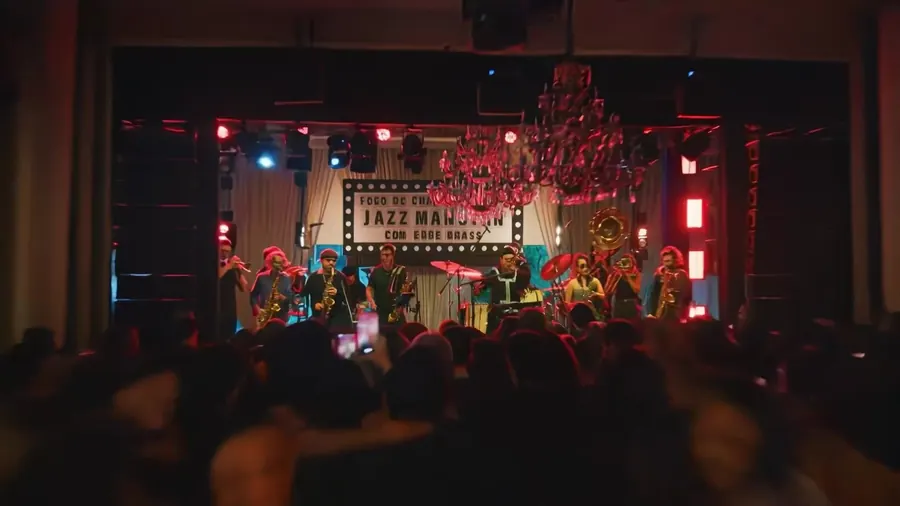 Banda no palco principal